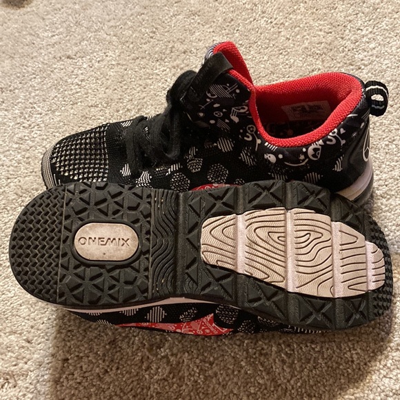 Onemix Black and Red Sneaker Size 6.5 - Picture 6 of 8
